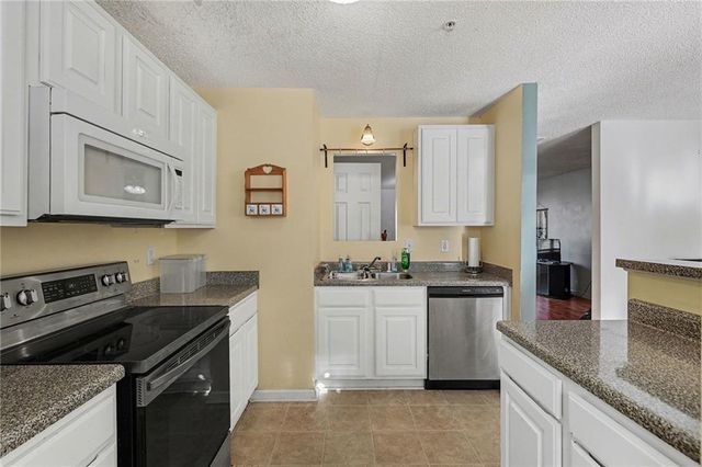 123 Chastain Circle, Newnan, GA 30263