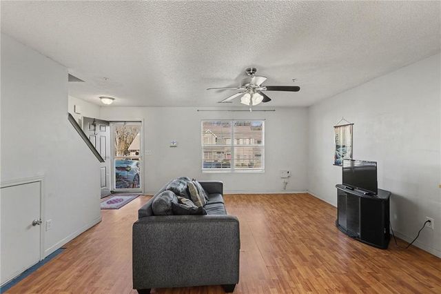 123 Chastain Circle, Newnan, GA 30263