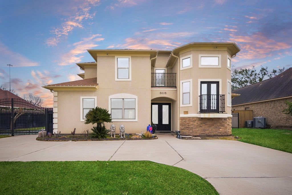 8606 Argentina St, Jersey Village, TX 77040