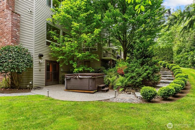 13427 64th Avenue W, Edmonds, WA 98026