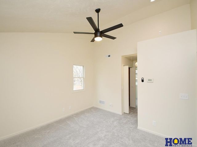 5200 Tipperary Trail, Lincoln, NE 68512