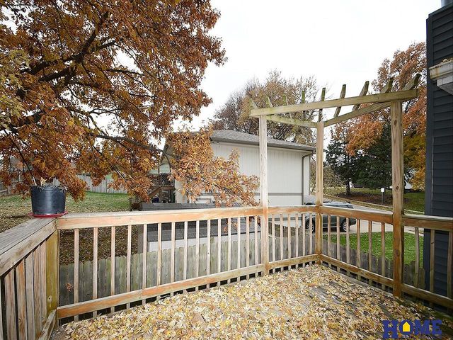 5200 Tipperary Trail, Lincoln, NE 68512