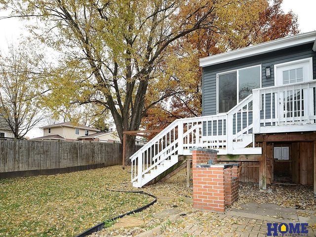 5200 Tipperary Trail, Lincoln, NE 68512