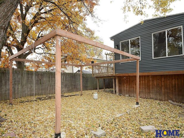 5200 Tipperary Trail, Lincoln, NE 68512