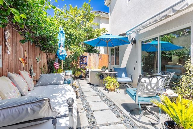 8425 Burnet Avenue 6, North Hills, CA 91343