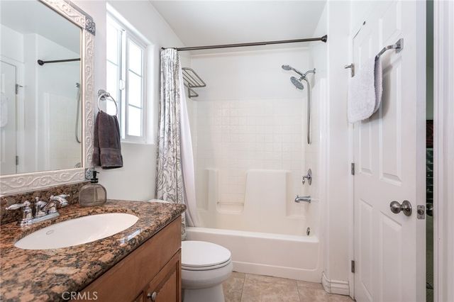 8425 Burnet Avenue 6, North Hills, CA 91343
