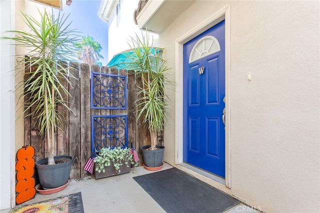 8425 Burnet Avenue 6, North Hills, CA 91343
