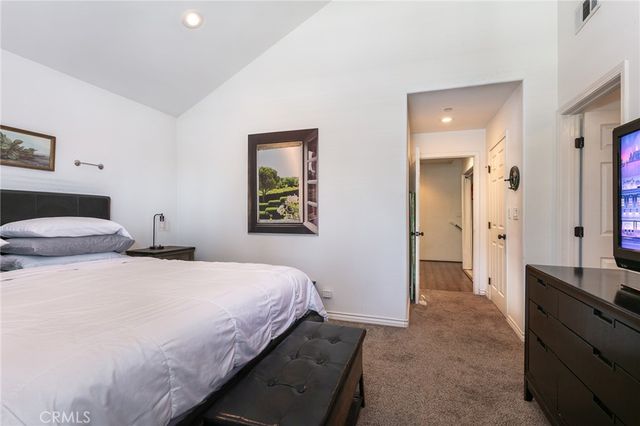 8425 Burnet Avenue 6, North Hills, CA 91343
