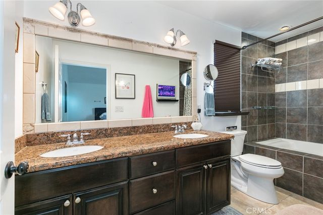 8425 Burnet Avenue 6, North Hills, CA 91343