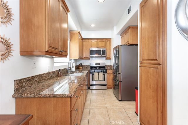8425 Burnet Avenue 6, North Hills, CA 91343