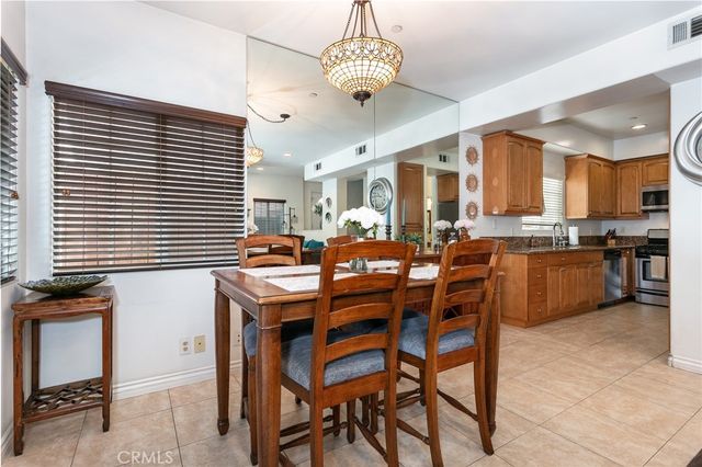 8425 Burnet Avenue 6, North Hills, CA 91343