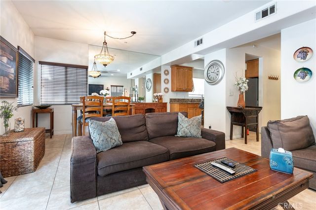 8425 Burnet Avenue 6, North Hills, CA 91343