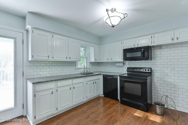 7510 Broad Run Rd, Louisville, KY 40291