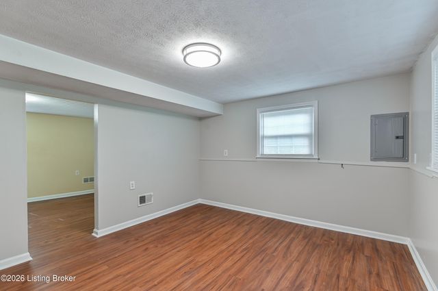 7510 Broad Run Rd, Louisville, KY 40291