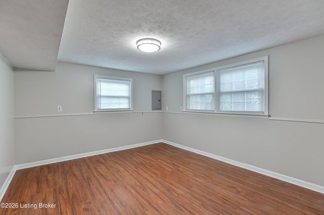 7510 Broad Run Rd, Louisville, KY 40291