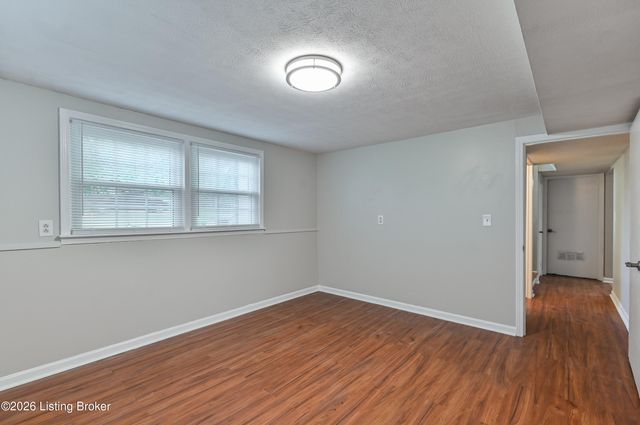 7510 Broad Run Rd, Louisville, KY 40291
