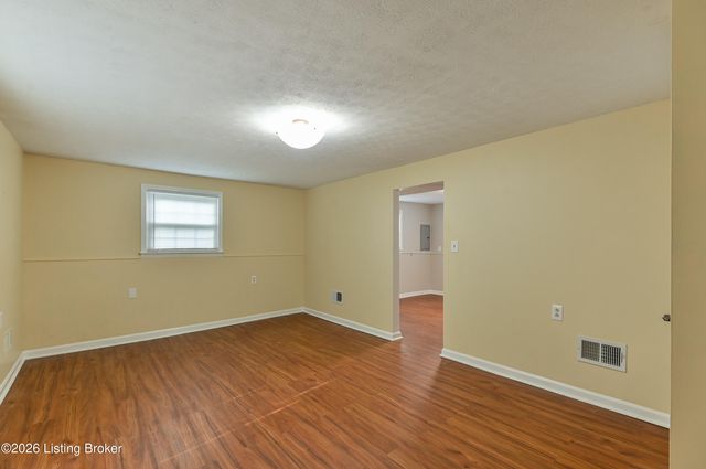 7510 Broad Run Rd, Louisville, KY 40291