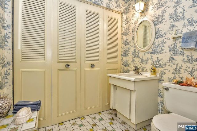 40 Hering Road, Montvale, NJ 07645