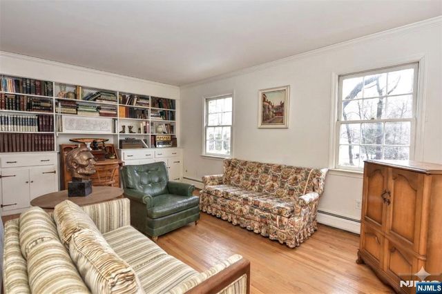 40 Hering Road, Montvale, NJ 07645