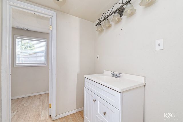 513 Cottonwood Street, Eldorado, TX 76936