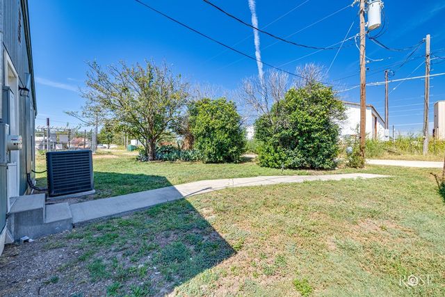 513 Cottonwood Street, Eldorado, TX 76936