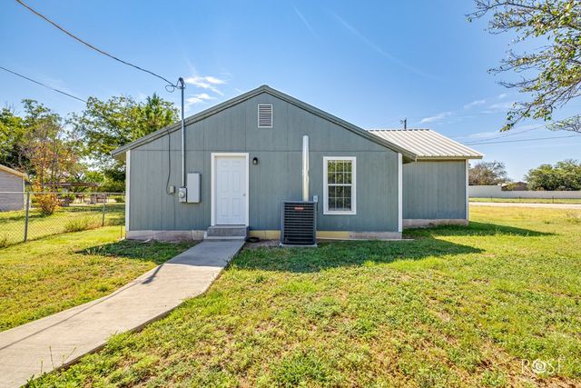 513 Cottonwood Street, Eldorado, TX 76936
