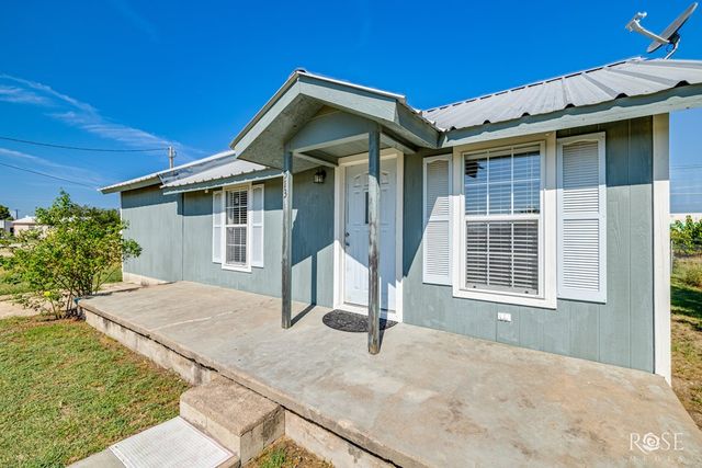 513 Cottonwood Street, Eldorado, TX 76936