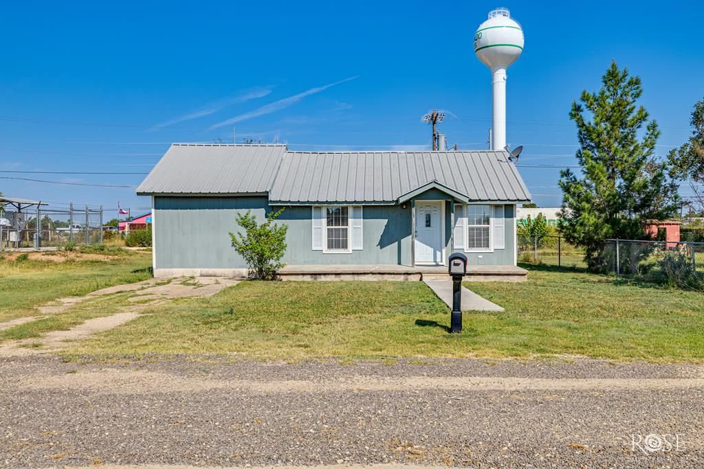 Image 1 of property listing at 513 Cottonwood St, Eldorado, TX 76936