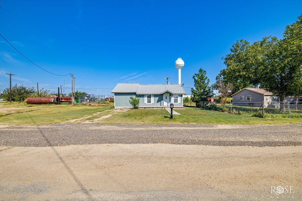Image 2 of property listing at 513 Cottonwood St, Eldorado, TX 76936
