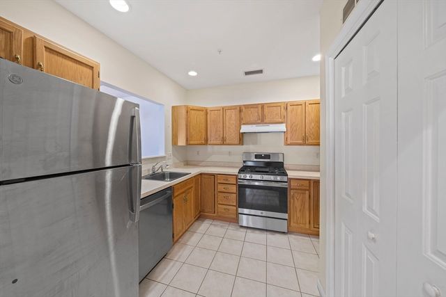 87 Village Drive 87, Quincy, MA 02169
