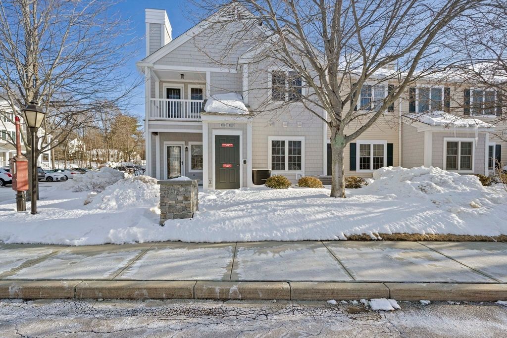 87 Village Drive 87, Quincy, MA 02169