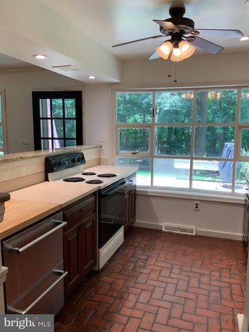 413 FRUIT FARM RD, Royersford, PA 19468