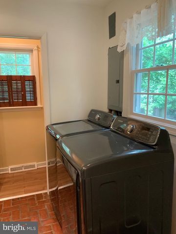 413 FRUIT FARM RD, Royersford, PA 19468