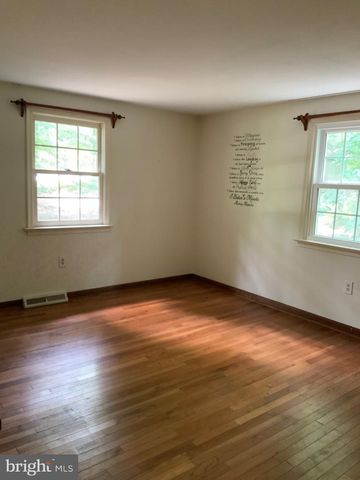 413 FRUIT FARM RD, Royersford, PA 19468