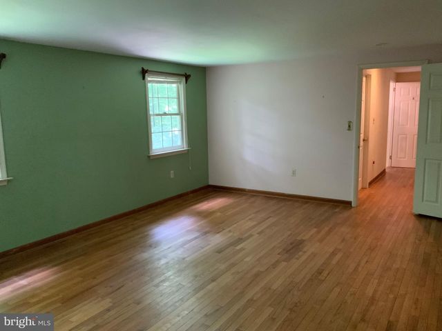 413 FRUIT FARM RD, Royersford, PA 19468