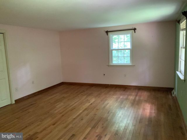 413 FRUIT FARM RD, Royersford, PA 19468