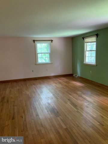 413 FRUIT FARM RD, Royersford, PA 19468