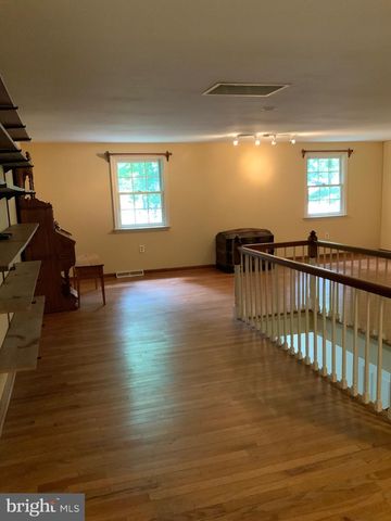 413 FRUIT FARM RD, Royersford, PA 19468
