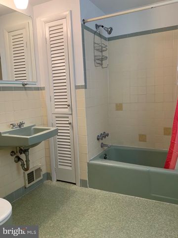 413 FRUIT FARM RD, Royersford, PA 19468