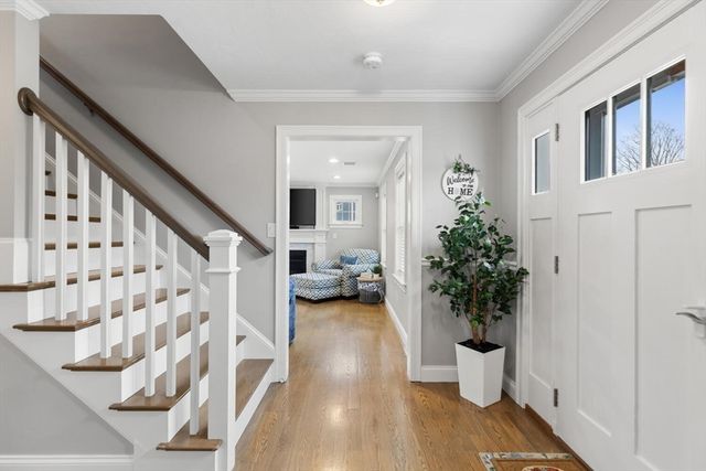 212 White St, Weymouth, MA 02190