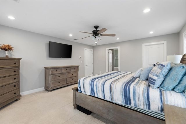 212 White St, Weymouth, MA 02190