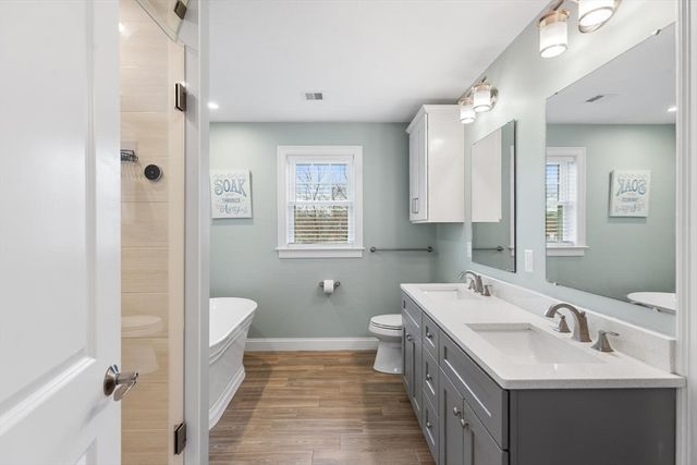 212 White St, Weymouth, MA 02190