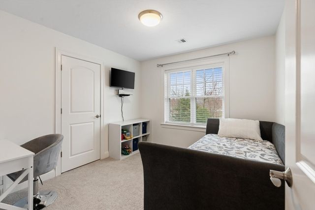 212 White St, Weymouth, MA 02190