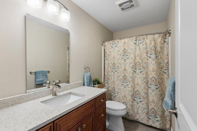 212 White St, Weymouth, MA 02190