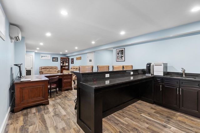 212 White St, Weymouth, MA 02190