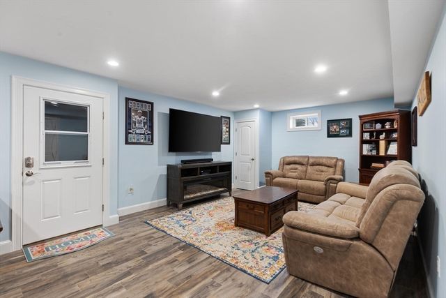 212 White St, Weymouth, MA 02190