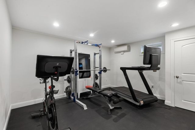 212 White St, Weymouth, MA 02190