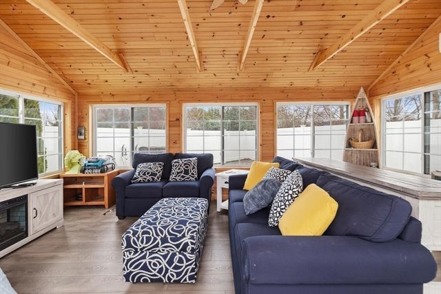 212 White St, Weymouth, MA 02190