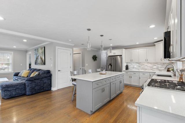 212 White St, Weymouth, MA 02190