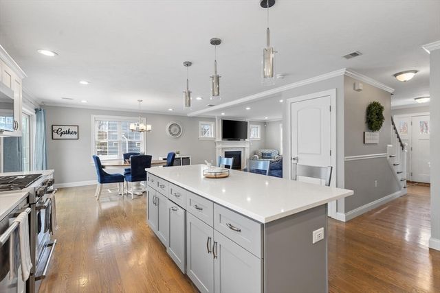 212 White St, Weymouth, MA 02190